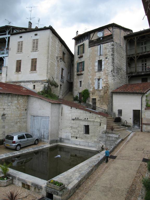 Apartament Faubourg St Jean Aubeterre-sur-Dronne Zewnętrze zdjęcie